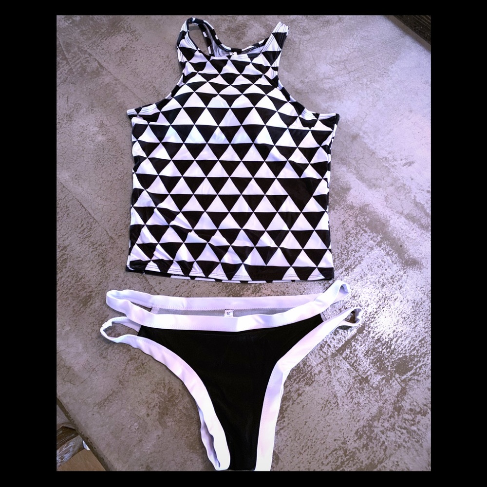 New Black & white geometric tankini